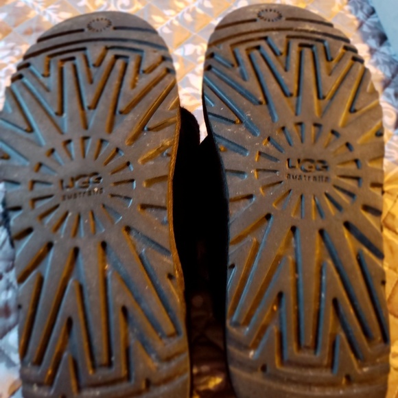 UGG's - Picture 3 of 4